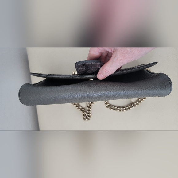 GUCCI GRAY PYTHON GREENWICH CLUTCH WITH SHOULDER STRAP - Picture 12 of 15